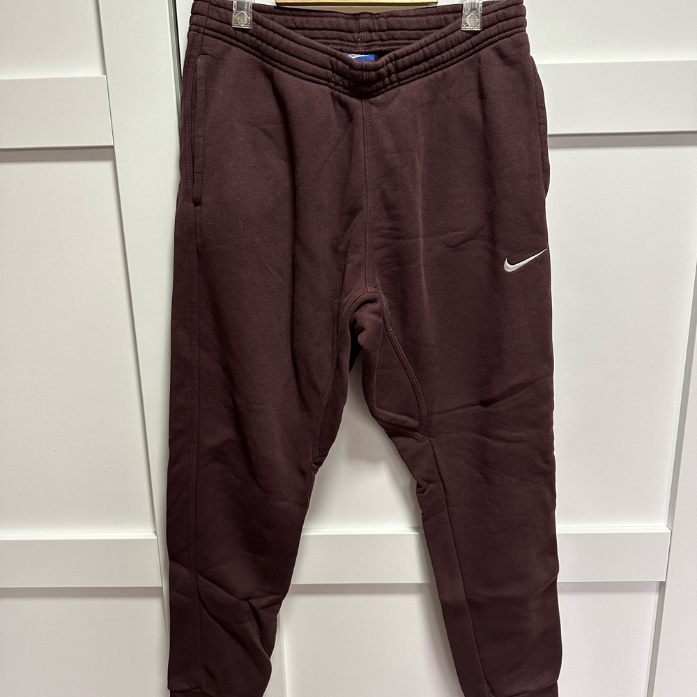 Nike Maroon-Brown Tapered Leg Sweatpants Club Joggers